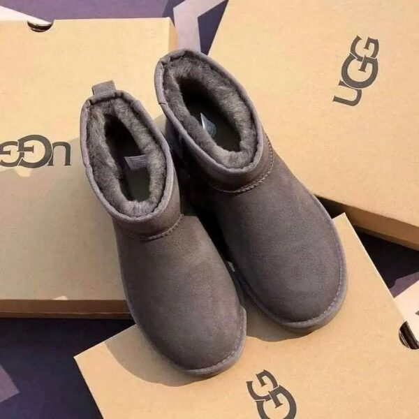 UGG Shoe Pallets
